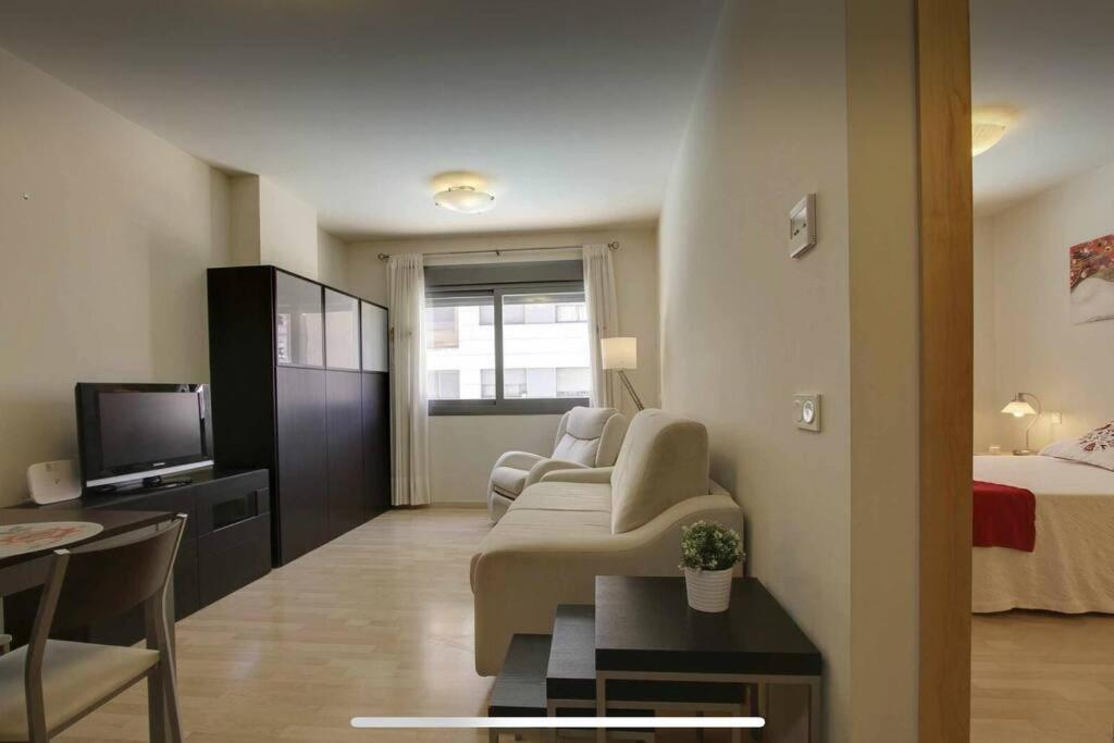 Ferienwohnung Pacifico P4 - Bonito Apartamento Con Piscina & Parking, Playa A 100 Metros Málaga Exterior foto